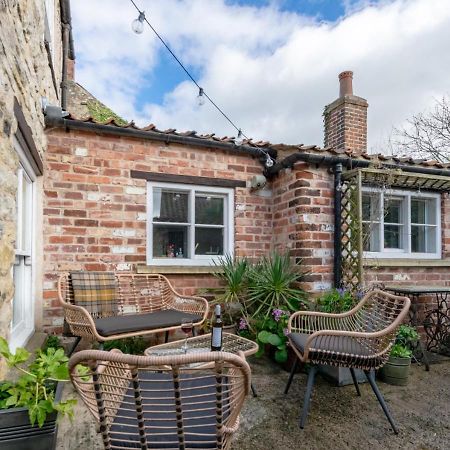 Pantile Cottage Пикъринг Екстериор снимка